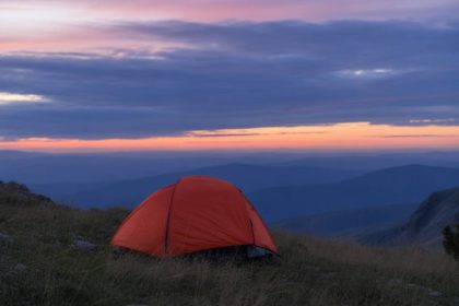 Bivouac et micro-aventure : comment passer une nuit en pleine nature en toute sécurité