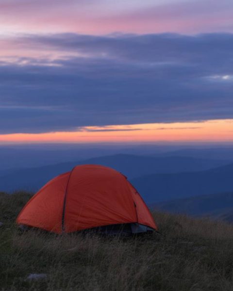 Bivouac et micro-aventure : comment passer une nuit en pleine nature en toute sécurité