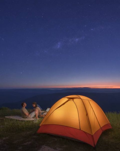 Dormir à la belle étoile en toute sécurité : guide complet pour une première nuit sans tente
